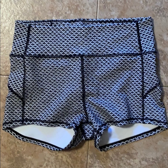 lululemon athletica Pants - EUC Lululemon Shorts 🍋